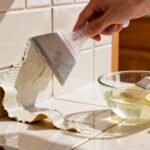 Les meilleures techniques pour enlever efficacement le colle de carrelage sans aucun texte